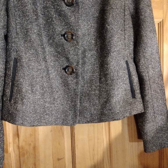 Jacket - Picture 4 of 6